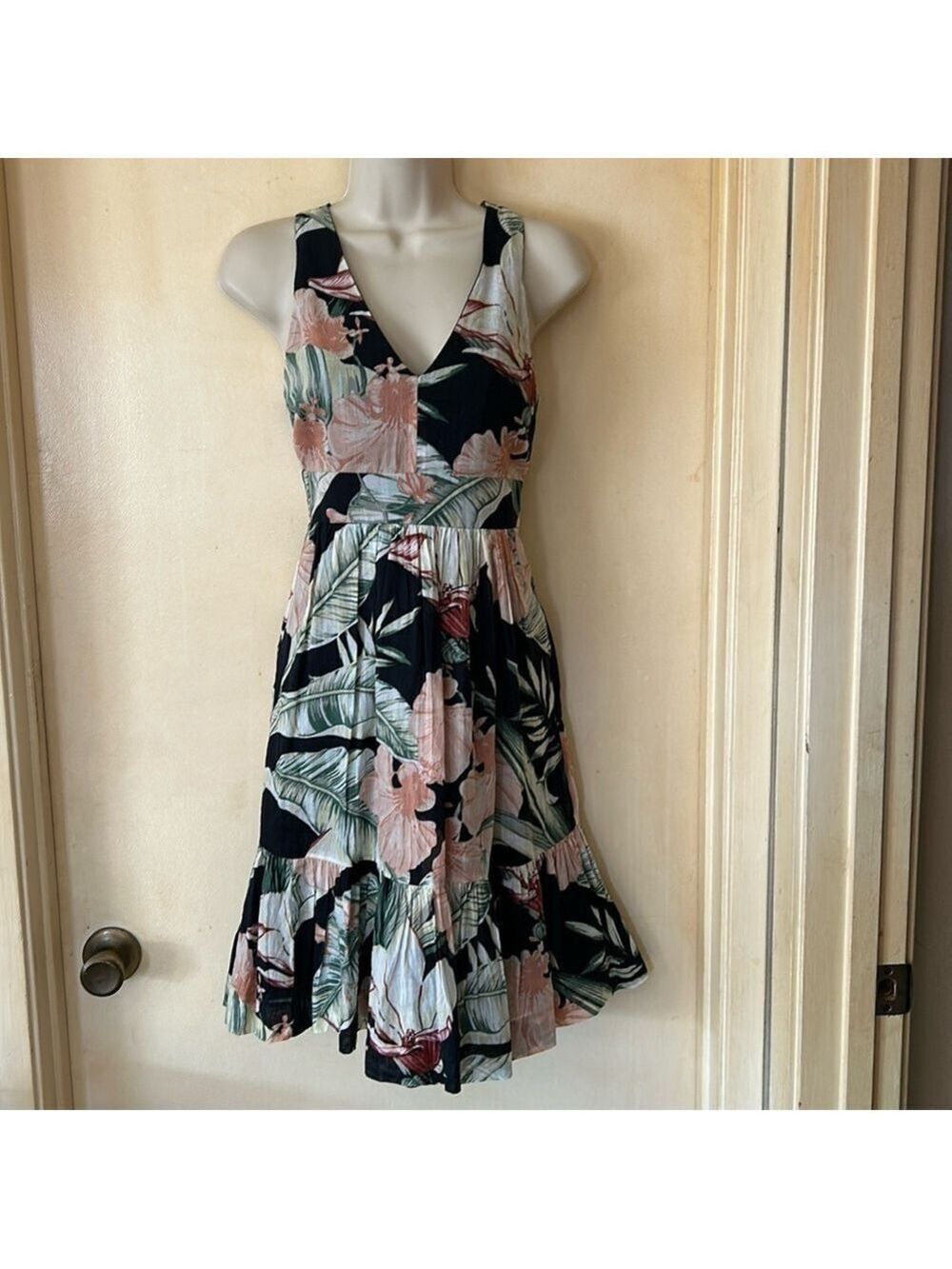 Ann Taylor Petite Island Floral  Cross Back Tropical Dress size 00P